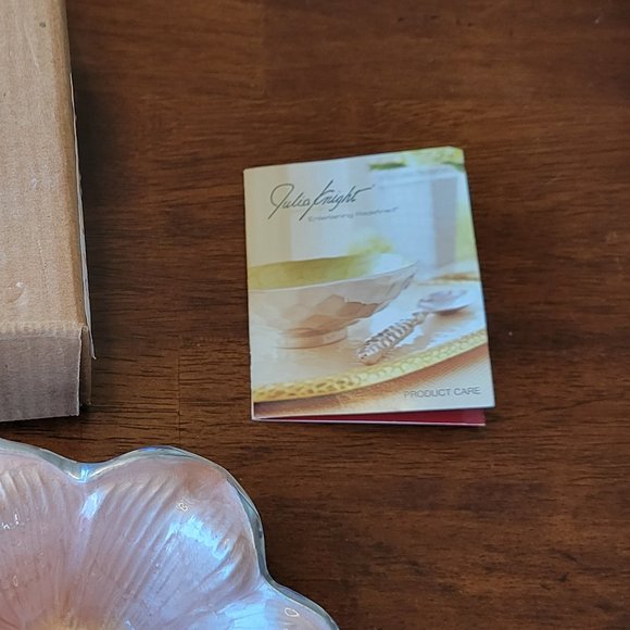 Julia Knight Flower Bowl, New In Box signed Lily 4" Bowl PInk Ice - Picture 5 of 5